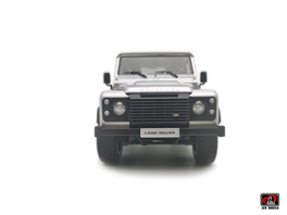 1-18  2018 Land Rover Defender 90 works V8 70th Edition Diecast model car- Silver color